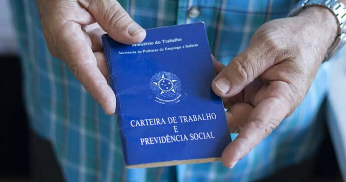 É possível continuar trabalhando após a aposentadoria por idade?