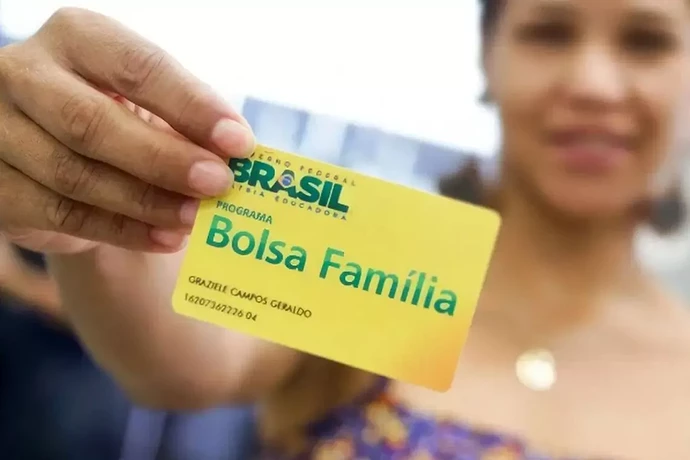 Bolsa-Familia-tem-pagamento-de-R-686-mas-familias-sao-excluidas-entenda-1140x760.jpg