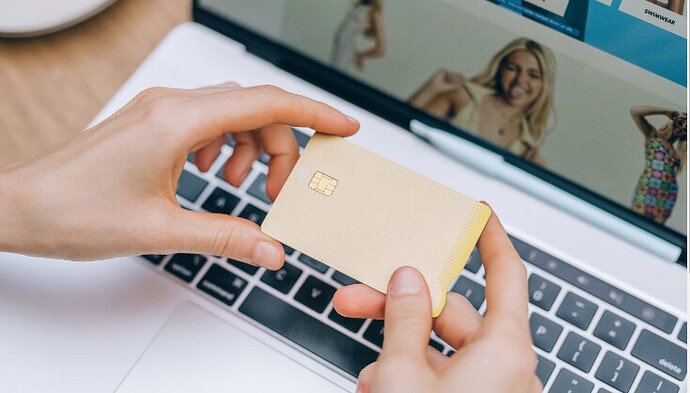 Qual melhor cartão: Ourocard Universitário ou Santander Play