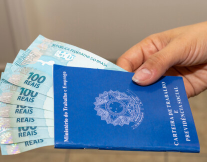 Quem ganha 1 salário mínimo pode pegar quanto de empréstimo?